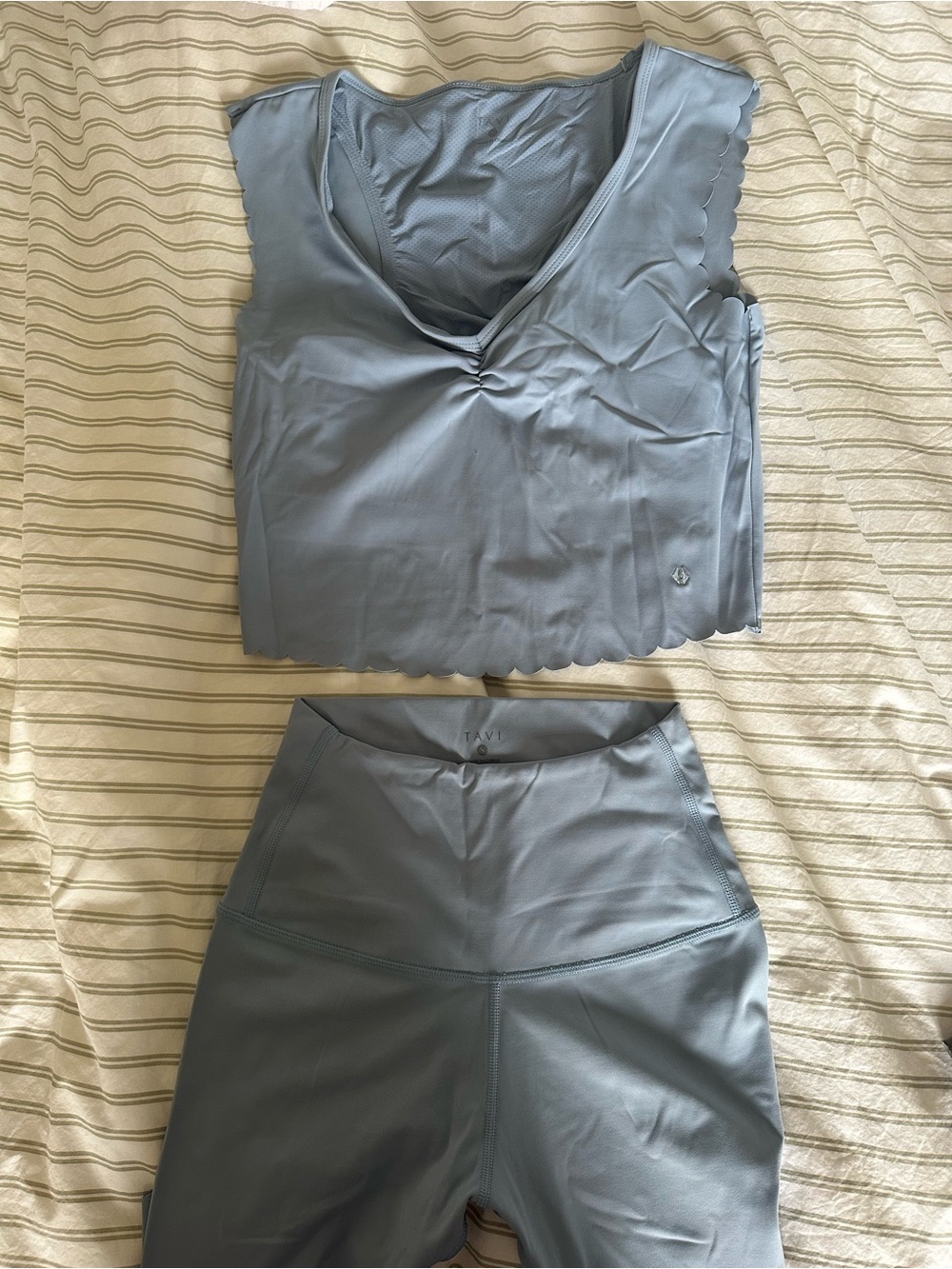 Tavi Active Scalloped Hem (SET) - Light Blue